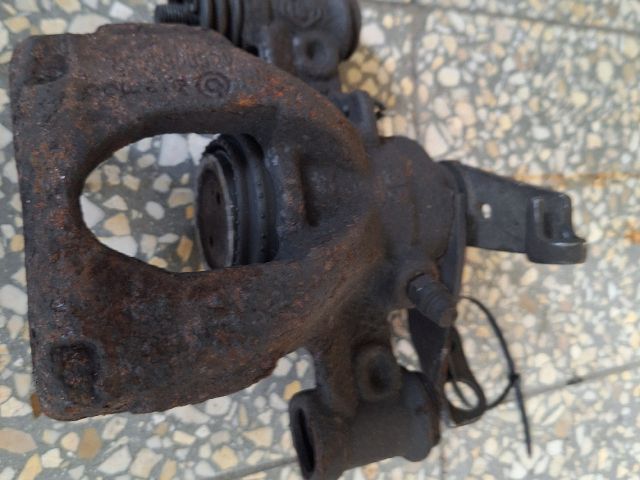 bontott RENAULT MASTER Jobb hátsó Féknyereg Munkahengerrel