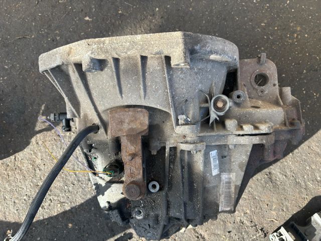 bontott RENAULT MASTER Váltó (Mechanikus)