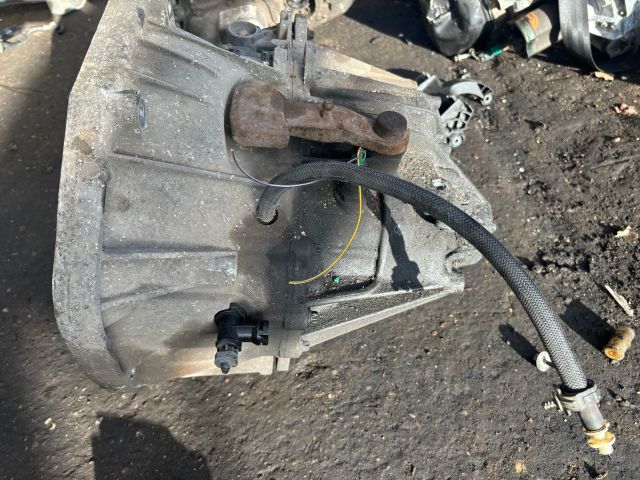 bontott RENAULT MASTER Váltó (Mechanikus)