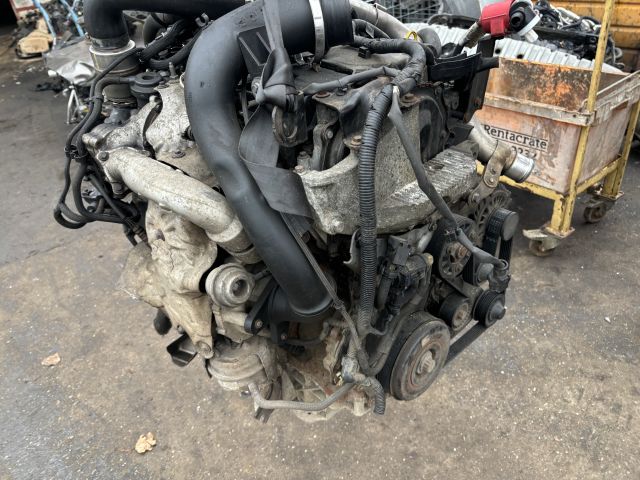 bontott RENAULT MASTER Komplett Motor (Segédberendezésekkel)