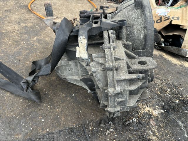 bontott RENAULT MASTER Váltó (Mechanikus)