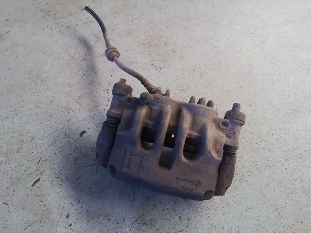 bontott RENAULT MASTER Jobb első Féknyereg Munkahengerrel