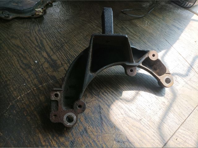 bontott RENAULT MASTER Motor Tartó Bak (Fém)