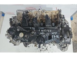 bontott RENAULT MASTER Motor (Fűzött blokk hengerfejjel)