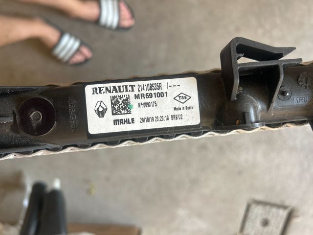 bontott RENAULT MASTER Vízhűtő Radiátor (Klímás)