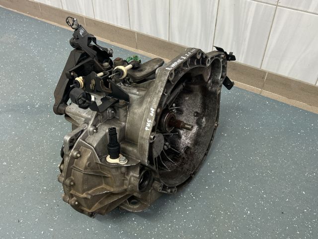 bontott RENAULT MASTER Váltó (Mechanikus)