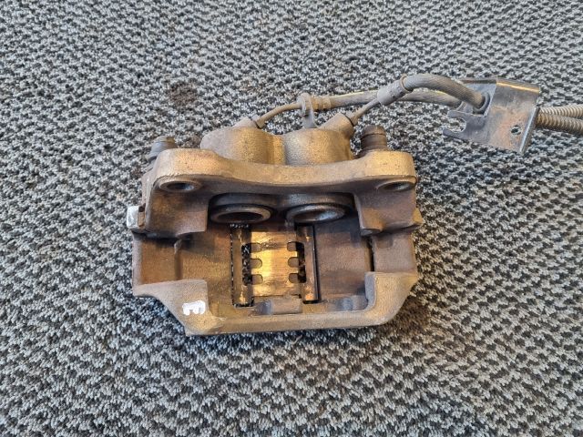 bontott RENAULT MASTER Jobb első Féknyereg Munkahengerrel