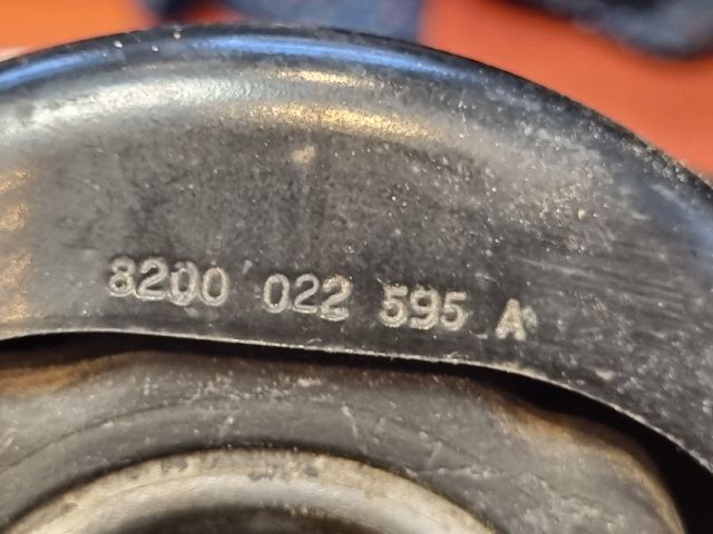 bontott RENAULT MASTER Motor Tartó Bak Jobb