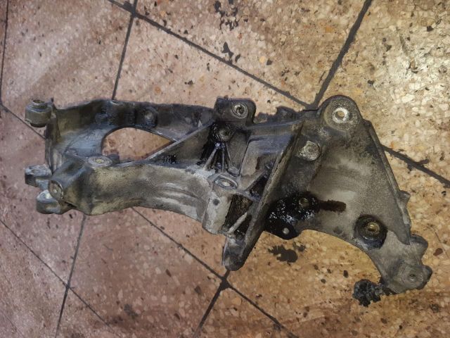 bontott RENAULT MASTER Generátor Tartó Bak