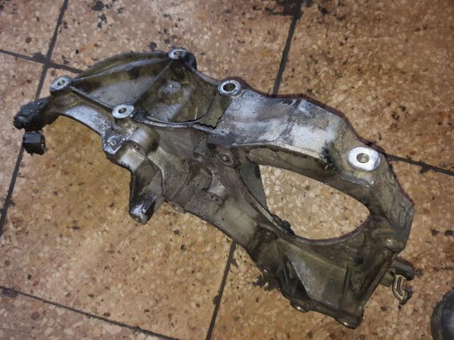 bontott RENAULT MASTER Generátor Tartó Bak