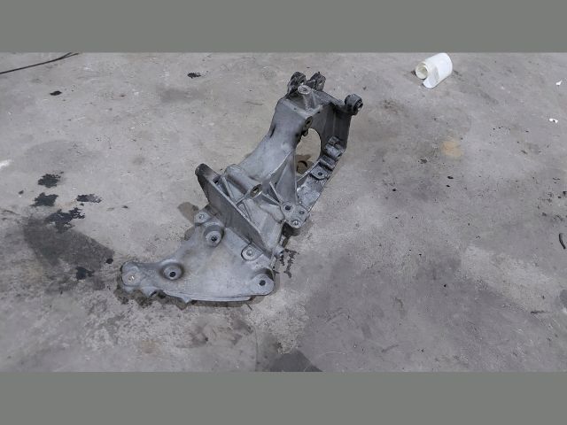 bontott RENAULT MASTER Generátor Tartó Bak