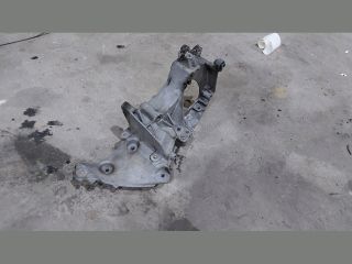 bontott RENAULT MASTER Generátor Tartó Bak