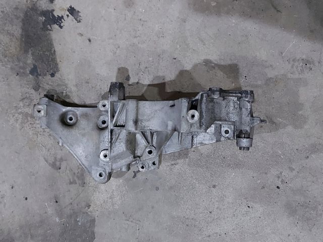 bontott RENAULT MASTER Generátor Tartó Bak