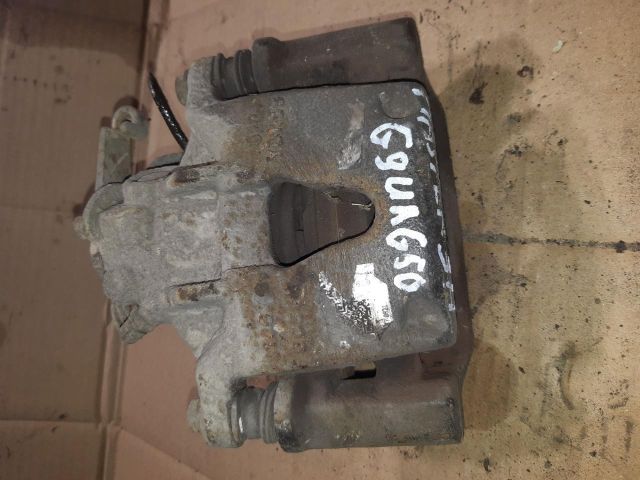 bontott RENAULT MASTER Jobb hátsó Féknyereg Munkahengerrel