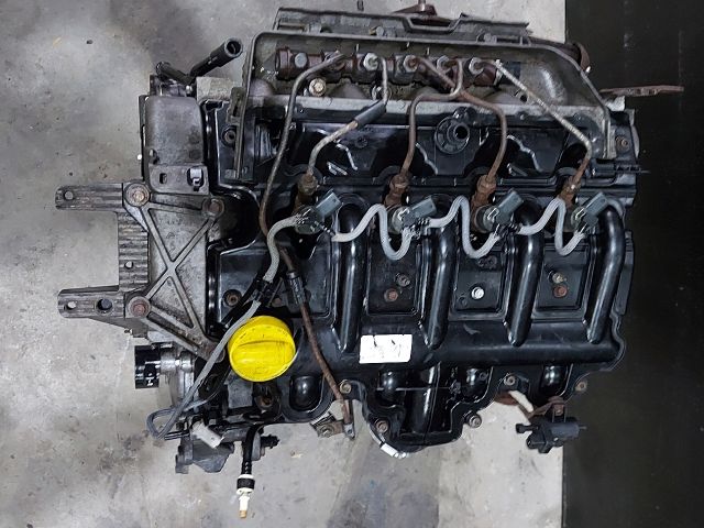 bontott RENAULT MASTER Motor (Fűzött blokk hengerfejjel)