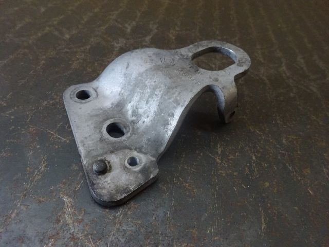 bontott RENAULT MASTER Motor Tartó Bak (Fém)