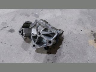 bontott RENAULT MASTER Motor Tartó Bak Jobb