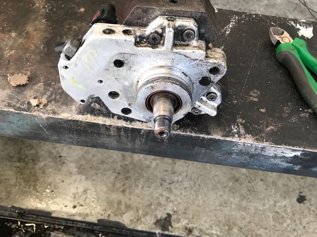 bontott RENAULT MASTER Nagynyomású Szivattyú