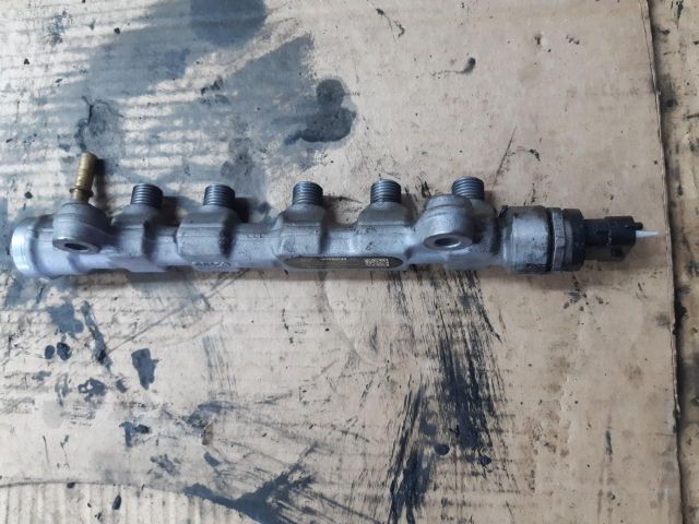 bontott RENAULT MASTER Porlasztó Sor / Híd