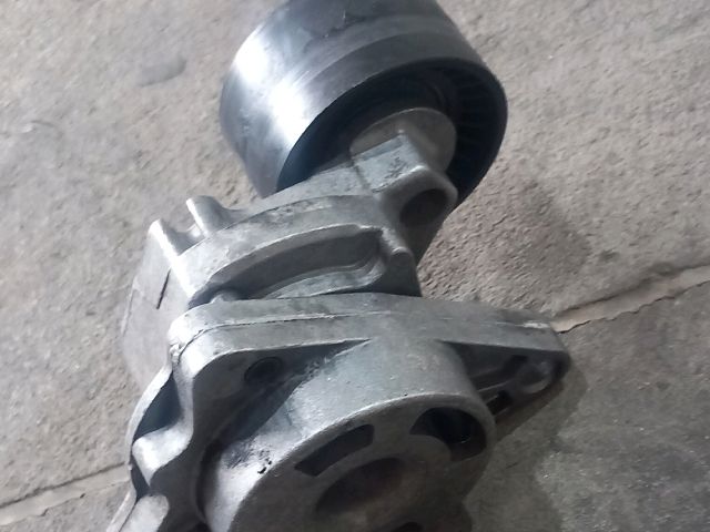 bontott RENAULT MASTER Szíjfeszítő Görgő