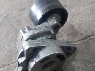 bontott RENAULT MASTER Szíjfeszítő Görgő