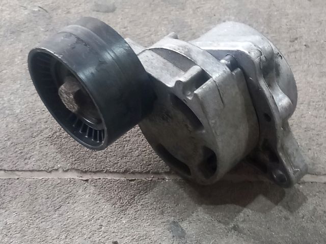 bontott RENAULT MASTER Szíjfeszítő Görgő