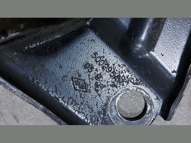 bontott RENAULT MASTER Turbó Kitámasztó Bak