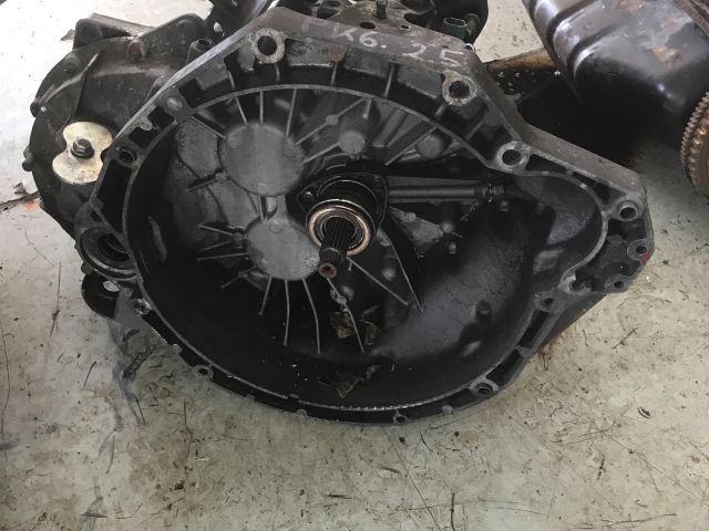 bontott RENAULT MASTER Váltó (Mechanikus)