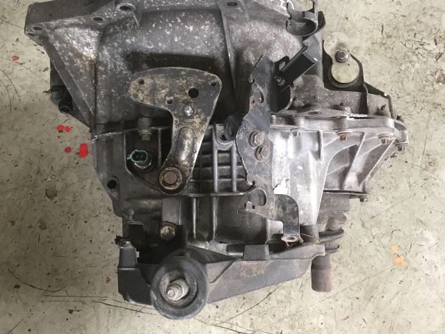 bontott RENAULT MASTER Váltó (Mechanikus)