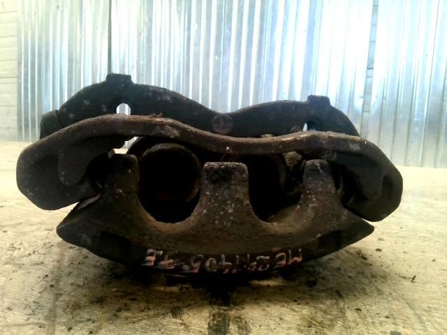 bontott RENAULT MASTER Jobb első Féknyereg Munkahengerrel