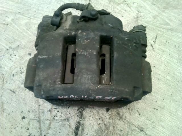 bontott RENAULT MASTER Jobb első Féknyereg Munkahengerrel