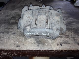 bontott RENAULT MASTER Jobb első Féknyereg Munkahengerrel