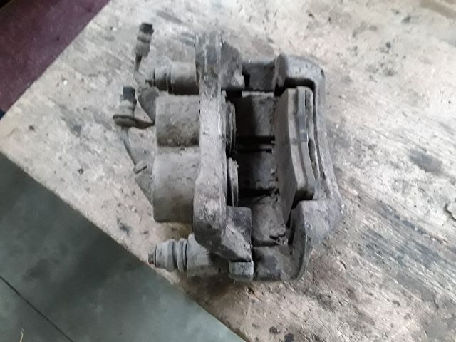 bontott RENAULT MASTER Jobb első Féknyereg Munkahengerrel