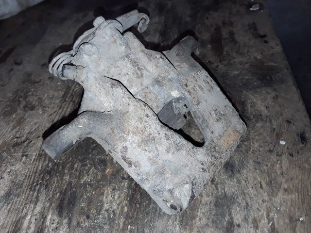 bontott RENAULT MASTER Jobb hátsó Féknyereg Munkahengerrel