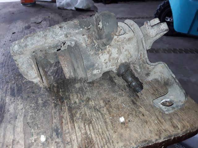 bontott RENAULT MASTER Jobb hátsó Féknyereg Munkahengerrel