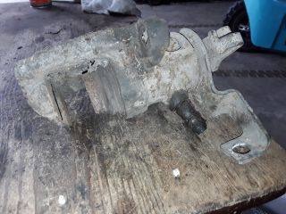 bontott RENAULT MASTER Jobb hátsó Féknyereg Munkahengerrel