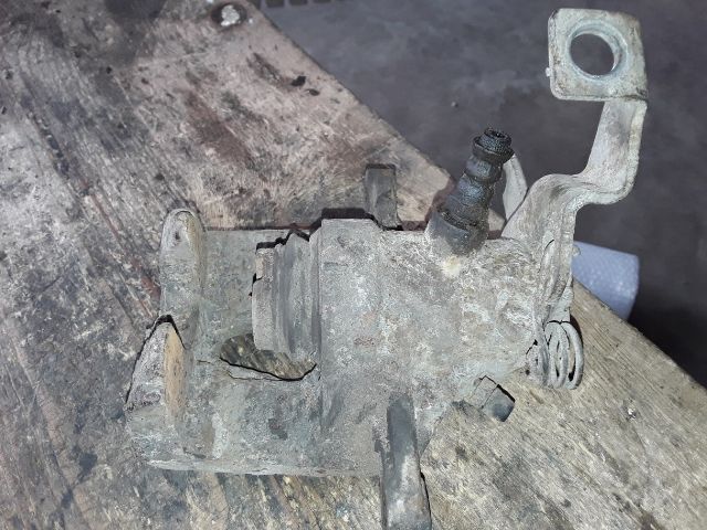 bontott RENAULT MASTER Jobb hátsó Féknyereg Munkahengerrel