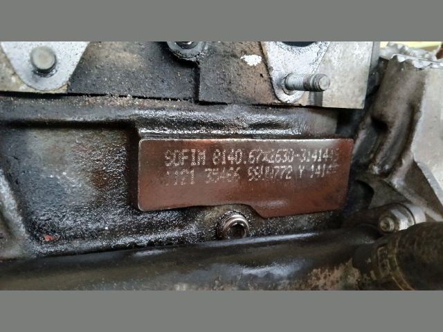 bontott RENAULT MASTER Motor (Fűzött blokk hengerfejjel)