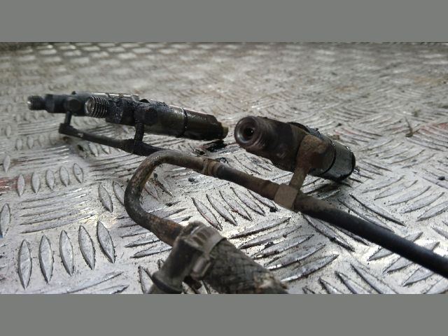 bontott RENAULT MASTER Porlasztó Sor / Híd