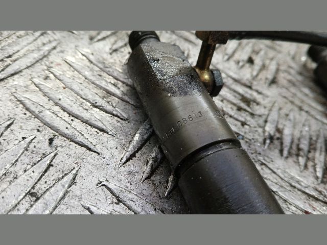 bontott RENAULT MASTER Porlasztó Sor / Híd