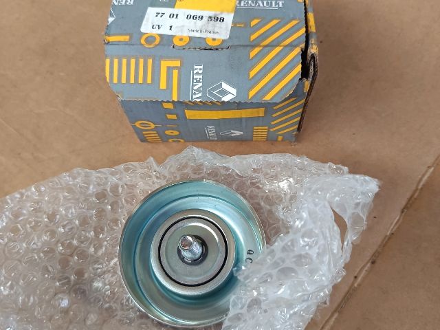 bontott RENAULT MASTER Szíjfeszítő Görgő