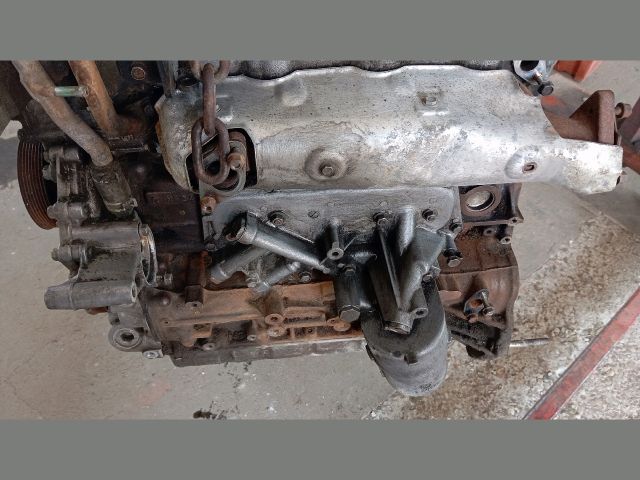 bontott RENAULT MASTER Motor (Fűzött blokk hengerfejjel)