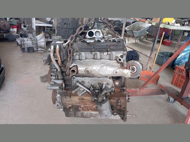 bontott RENAULT MASTER Motor (Fűzött blokk hengerfejjel)