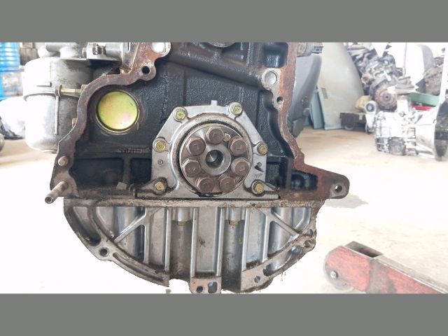 bontott RENAULT MASTER Motor (Fűzött blokk hengerfejjel)