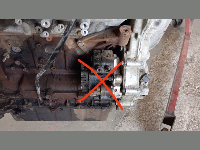 bontott RENAULT MASTER Motor (Fűzött blokk hengerfejjel)