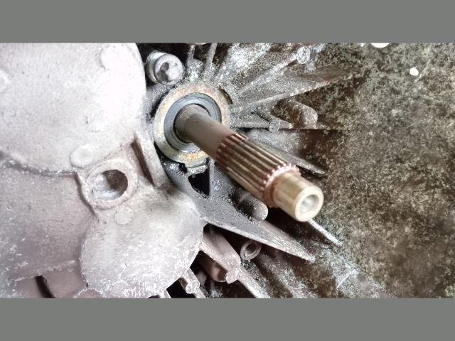 bontott RENAULT MASTER Váltó (Mechanikus)