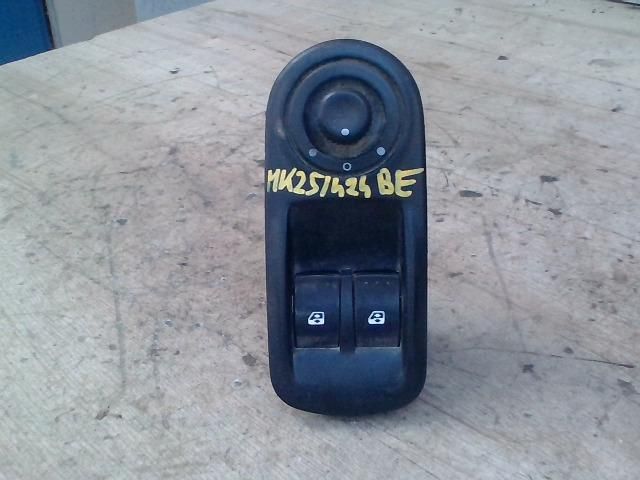 bontott RENAULT MASTER Bal első Ablakemelő Kapcsoló