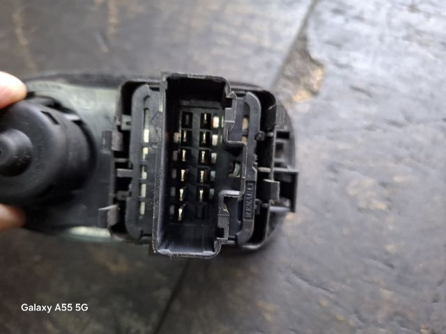 bontott RENAULT MASTER Bal első Ablakemelő Kapcsoló