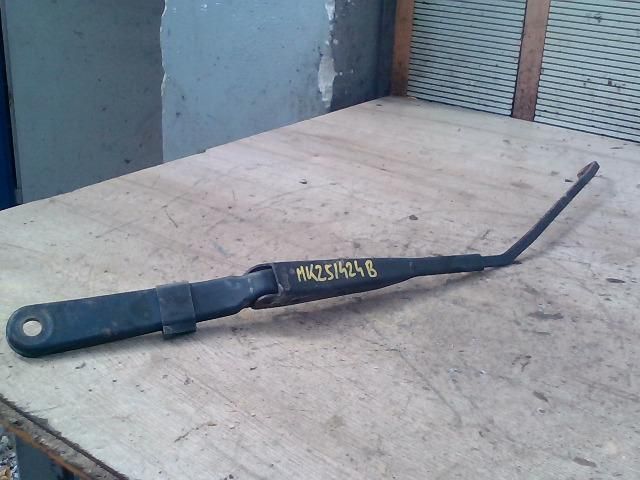 bontott RENAULT MASTER Bal első Ablaktörlő Kar