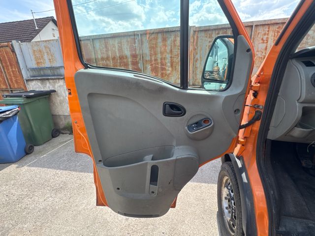 bontott RENAULT MASTER Bal első Ajtózár